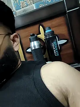 Živý XXX chat BeardKingo