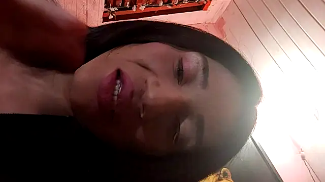 Kellye_hotTs Webcam Show