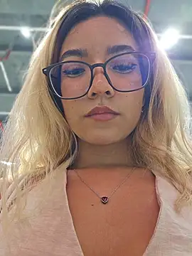 Chatroom XXX en direct de Pretty_roxxyy