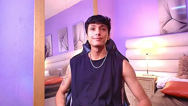 Show modela Lean_Portman na web-kameri