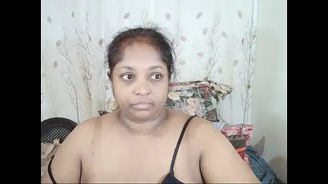 แชท XXX สดของ Indiantasha