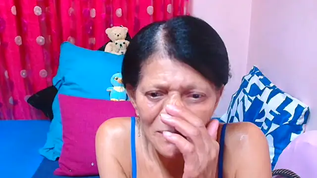Webkamerová show SLUTTYROXY