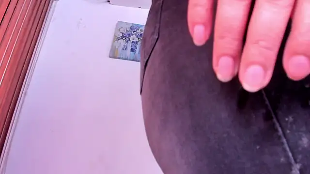 alondrabigtits 现场XXX聊天