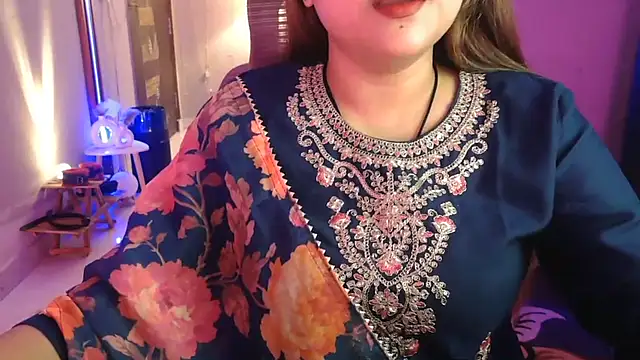Mitikaa's Live XXX Chat