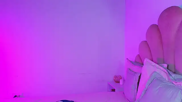 Czat XXX na żywo – MiaColucci18