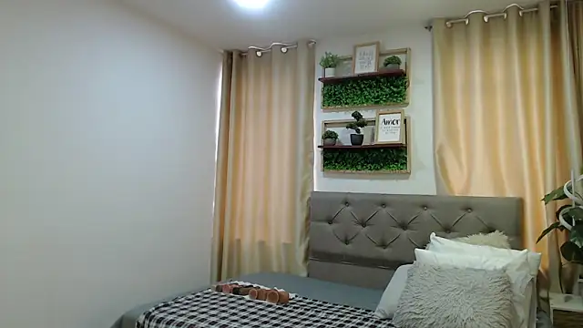 دردشة sasi_luna الجنسية المباشرة