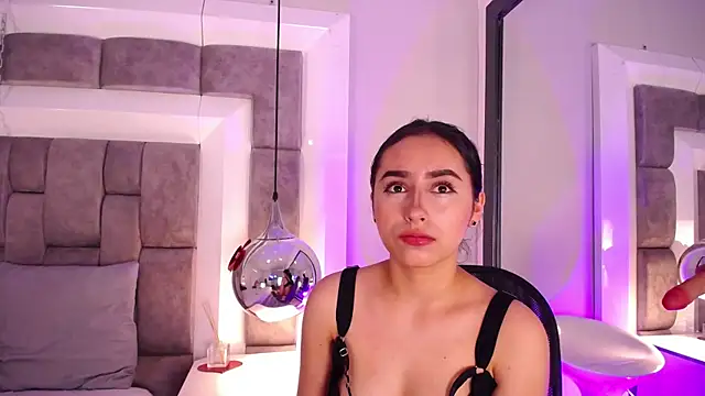 Zoe_Monrow's Live XXX Chat
