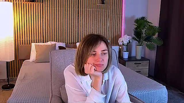 EmeraldGlow's Live XXX Chat