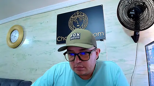 maximo_daddy: διαδικτυακό σόου στην κάμερα