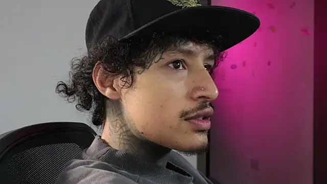 trieone's Webcam Show