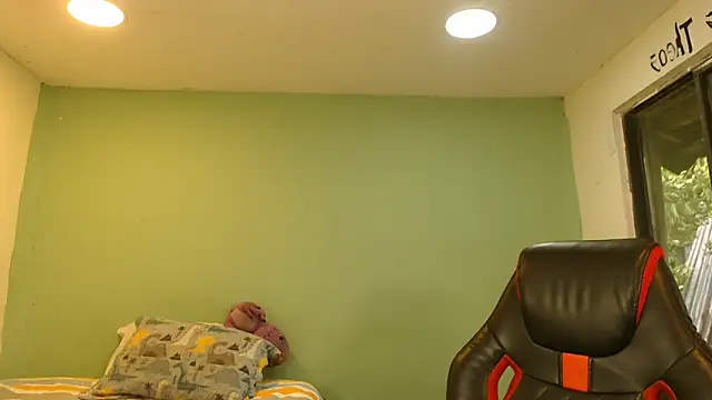 danielitopapuu Pertunjukan Webcam