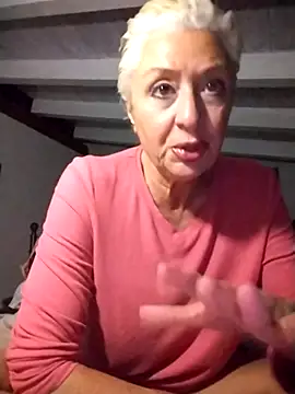 Chat +18 de divinaerotica ao vivo