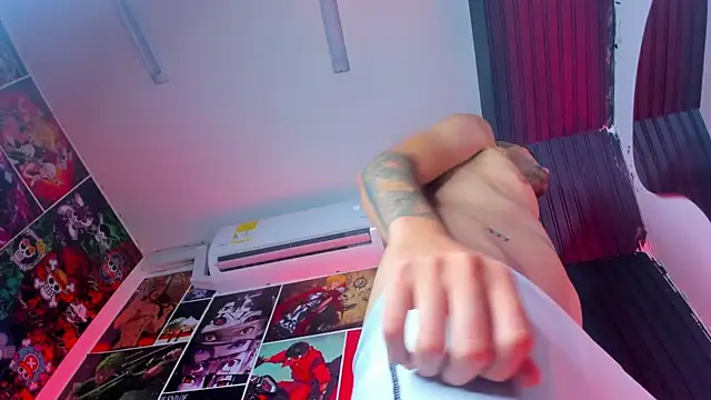 Ian_Valenti live XXX chat
