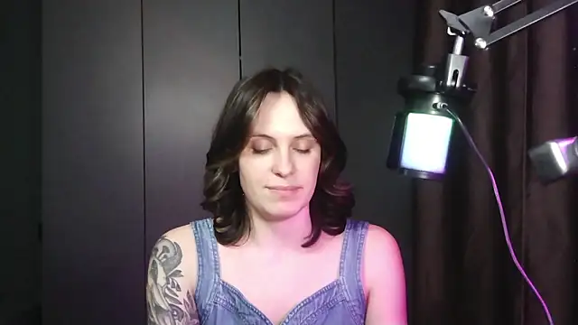 shy_Miracle's Live XXX Chat