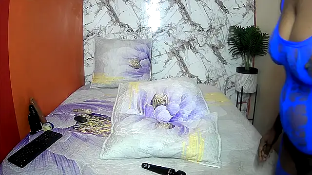 SexyCurves9's Live XXX Chat