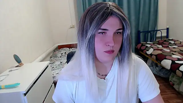 EvaMiron Show in webcam