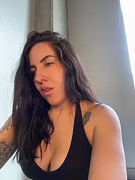 Lolathebaddie Show in webcam
