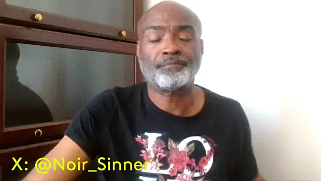 Show modela sinnernoir na web-kameri