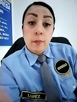 Cristal_Security-1: διαδικτυακό σόου στην κάμερα