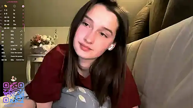 Chat XXX en directo de DarlineBrustera