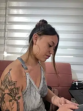 دردشة Diosa_Pinkk الجنسية المباشرة