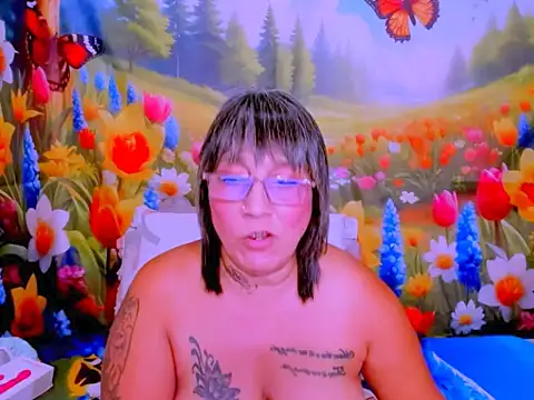 Chat +18 de indianroxy ao vivo