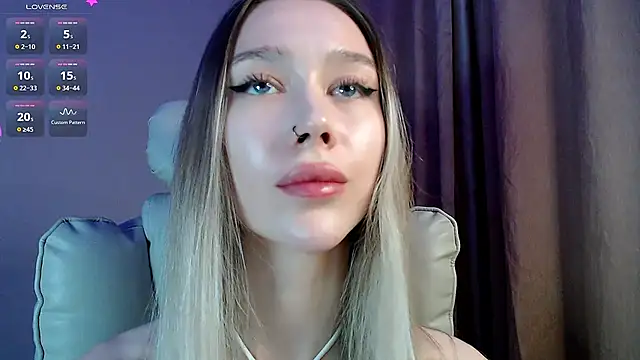 XXX chat uživo modela Des_ch