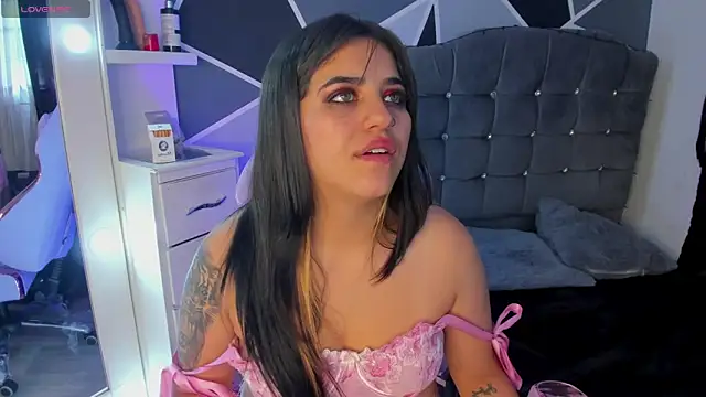 Czat XXX na żywo – alyssa_magiic