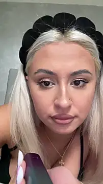 Kylie_One Webcam show