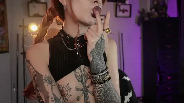 insania_9999_ élő XXX-chatje