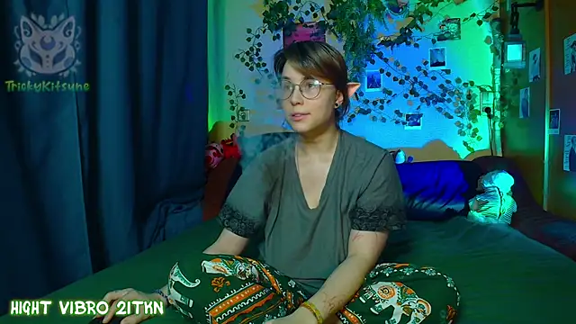 TrickyKitsune's Live XXX Chat