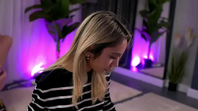 AishleyBee 即時 XXX 聊天