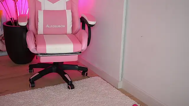 SluttyMaddy Pertunjukan Webcam