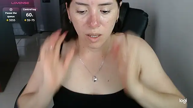 spicey_latina's Live XXX Chat