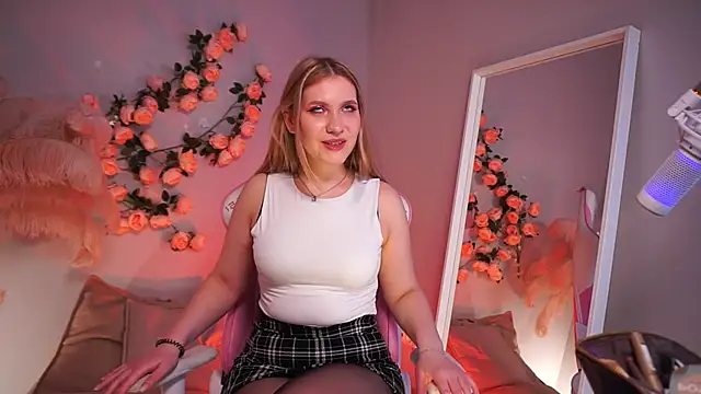 Emilicious' Live XXX Chat