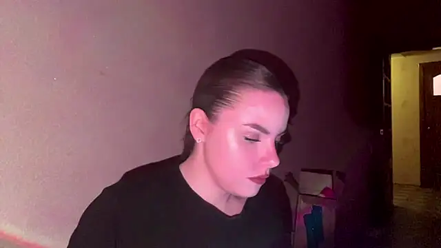 LeishaRocher's Live XXX Chat