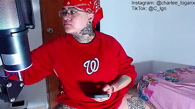 XXX chat uživo modela Techno_420_