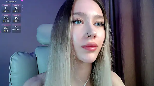 XXX chat uživo modela Des_ch