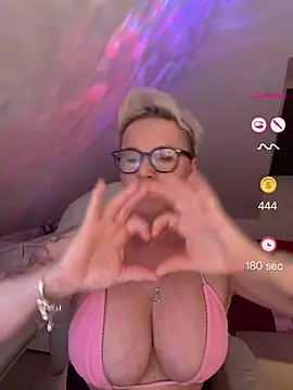 German_Milf Adlı Modelin Canlı XXX Sohbeti