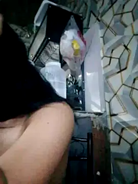 YourHotMenxie18 Adlı Modelin Canlı XXX Sohbeti