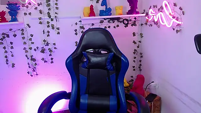 XXX chat uživo modela _sharlotte777