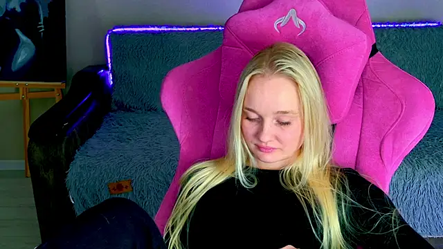 Shawty_Mia – Naživo XXX chat