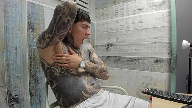 Chat XXX en directo de Gury_tattoo