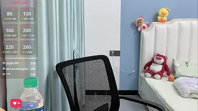Luna-666 Pertunjukan Webcam