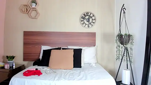 Emillywoodss Chat XXX live