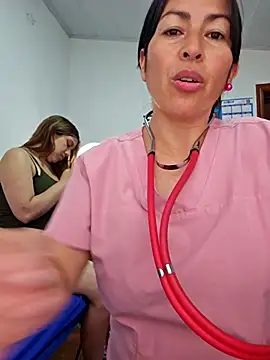 Show modela JustSamantha_ na web-kameri