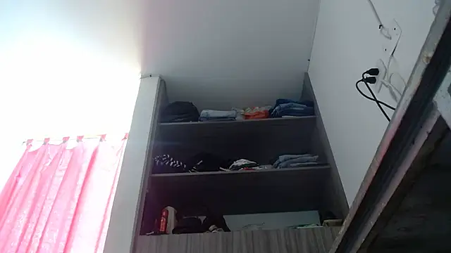 nicolle_milf1978 即時 XXX 聊天