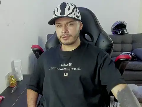 ragnar_lothbrok777 网络视讯表演