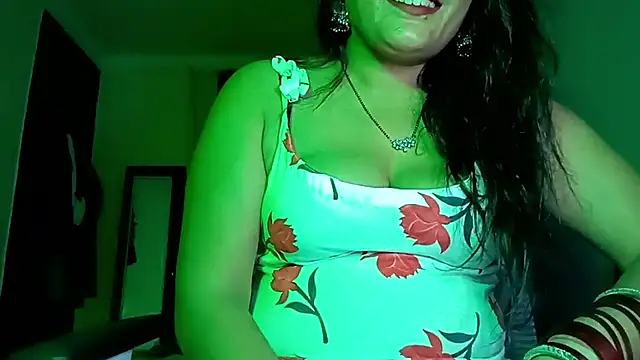 YourDesi_Laila_'s Webcam Show