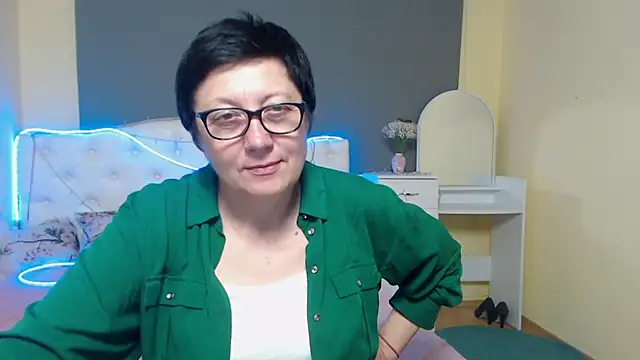 EmilyL0ve – Kamerová šou